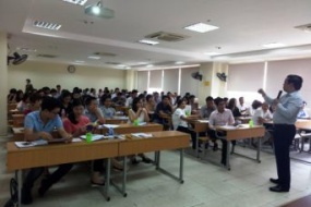 Khoá bồi dưỡng "Các quy định pháp luật về kinh doanh bất động sản"