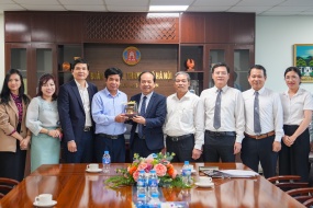VIAC has a working session with Hanoi Bar Association 