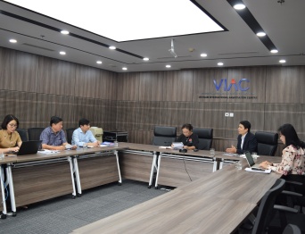 VIAC gặp gỡ và trao đổi giúp tháo gỡ một số vấn đề pháp lý cho Chi hội dăm gỗ Việt Nam