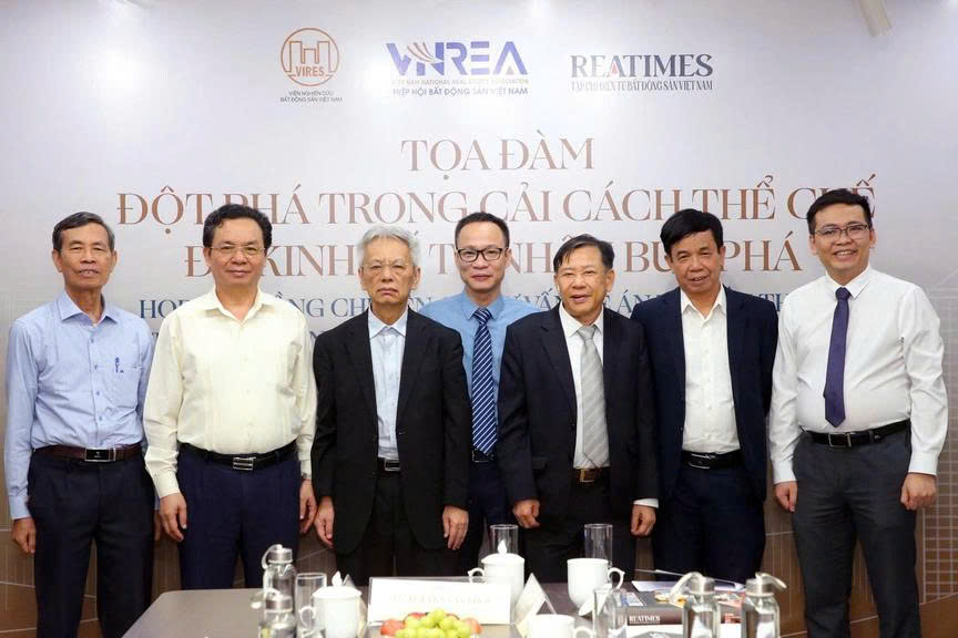 Tọa đàm: "Đột phá trong cải cách thể chế để kinh tế tư nhân bứt phá"