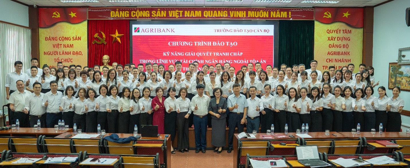VIAC phối hợp với Ngân hàng Agribank tiếp tục tổ chức Chuỗi chương trình Đào tạo về Kỹ năng giải quyết tranh chấp trong lĩnh vực Tài chính Ngân hàng ngoài tòa án và thi hành án dân sự