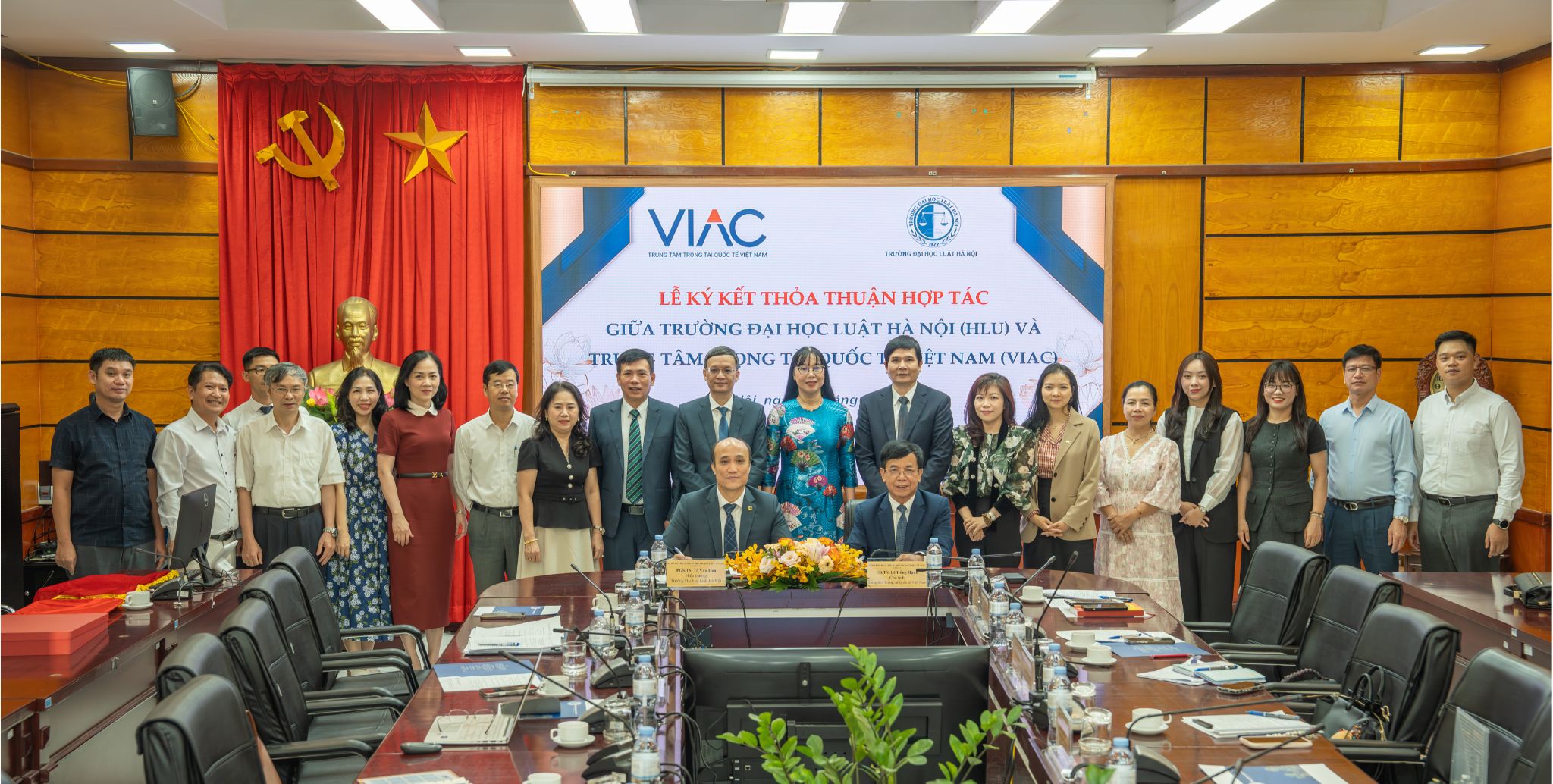 VIAC ký kết thỏa thuận hợp tác với Trường Đại học Luật Hà Nội (HLU)
