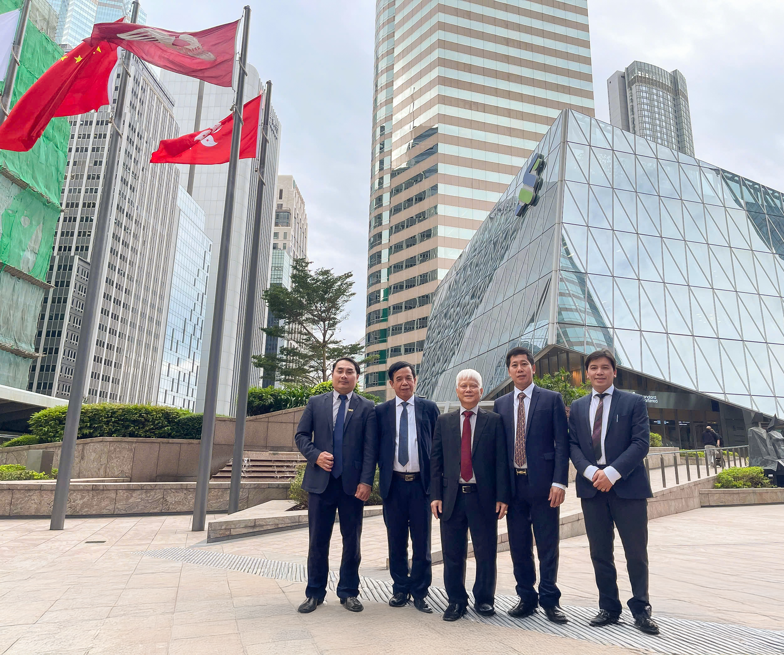 VIAC Delegation Attends Hong Kong Arbitration Week 2025 and Signs MoUs with International Partners