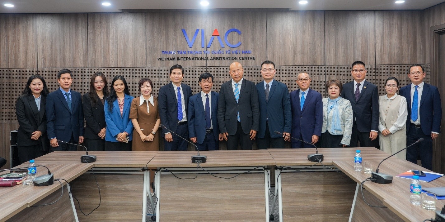VIAC had a working meeting with the All-China Lawyers Association (ACLA) 