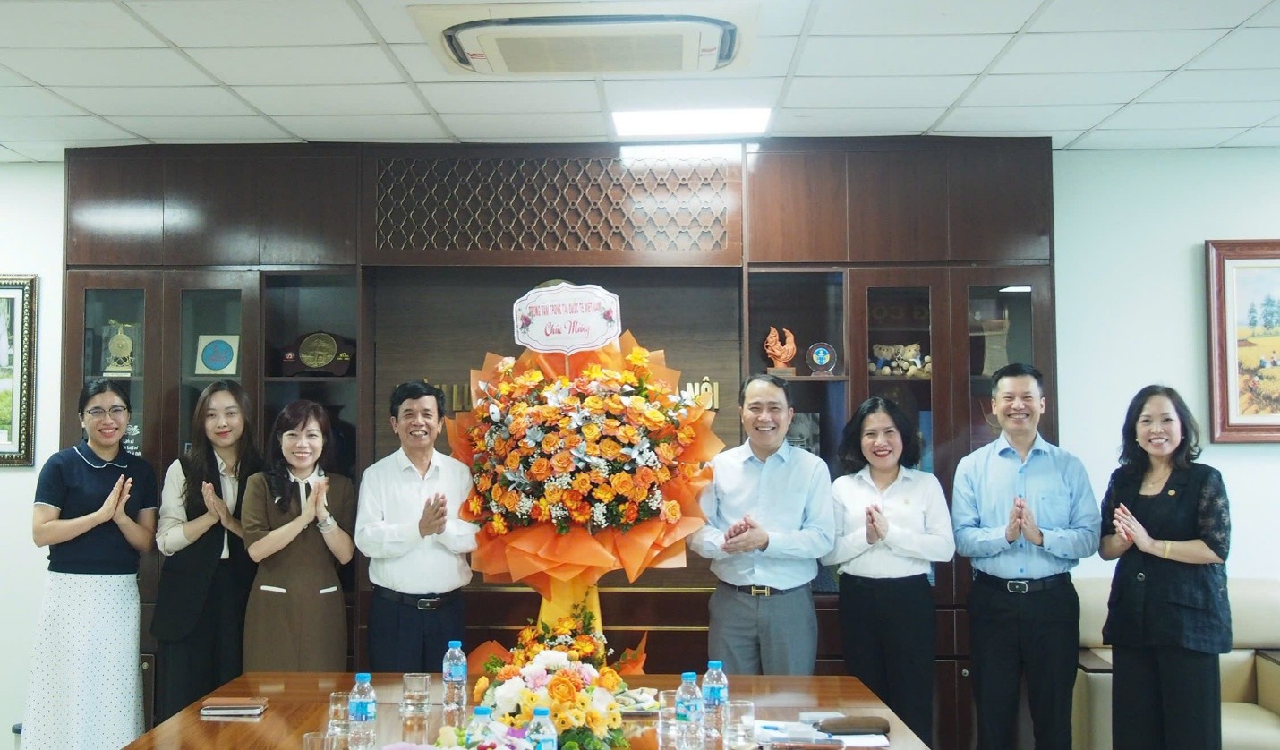 VIAC đến thăm và làm việc với Đoàn Luật sư Thành phố Hà Nội