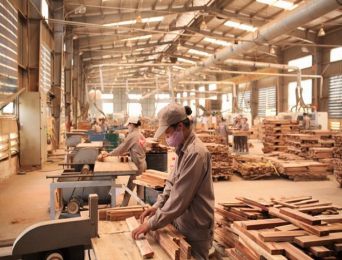 Cẩn trọng trong ký kết hợp đồng xuất khẩu hàng hóa