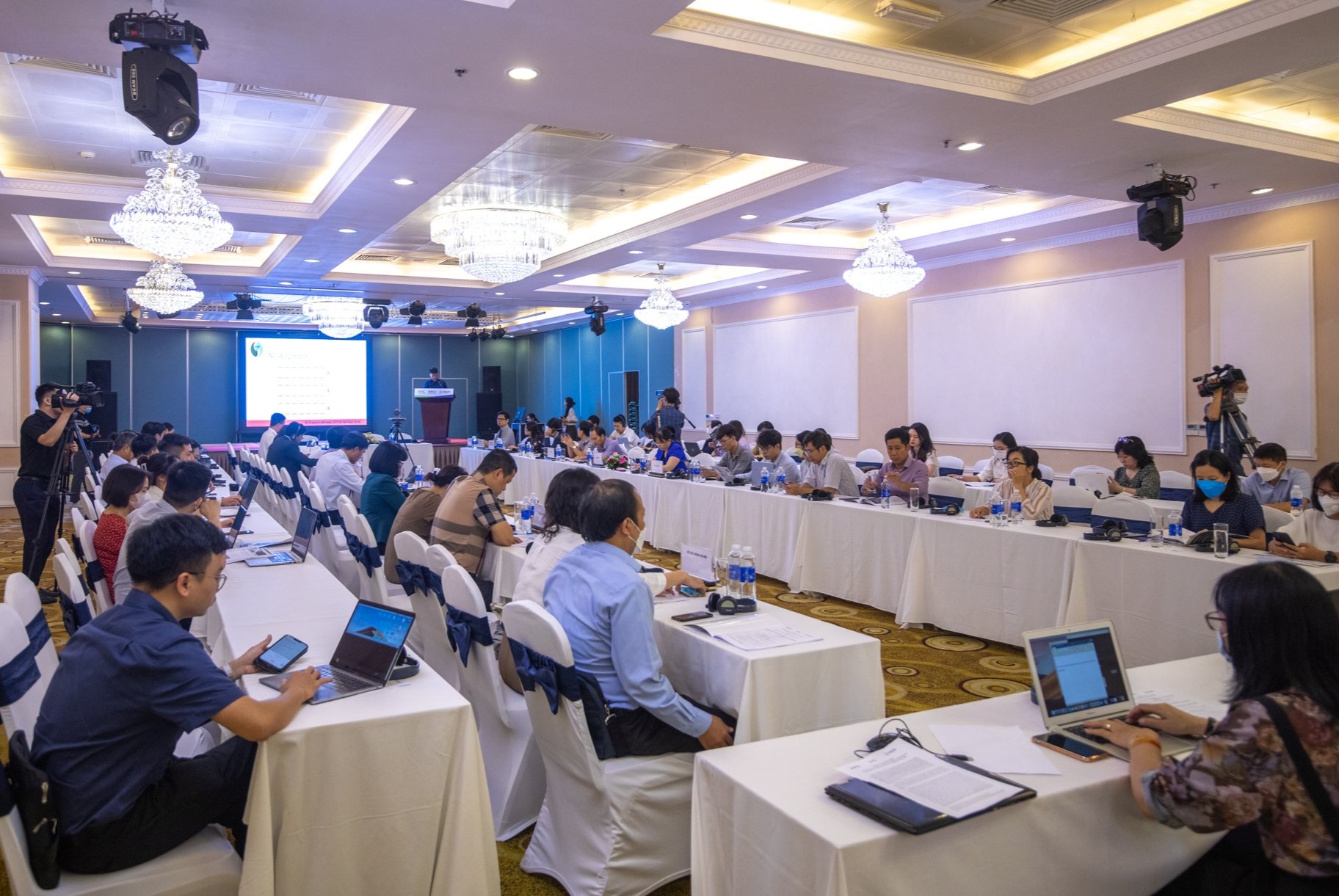 Tọa đàm Mô hình Hợp tác công tư trong xây dựng và vận hành các nhà máy xử lý nước thải và chất thải rắn tại Việt Nam.