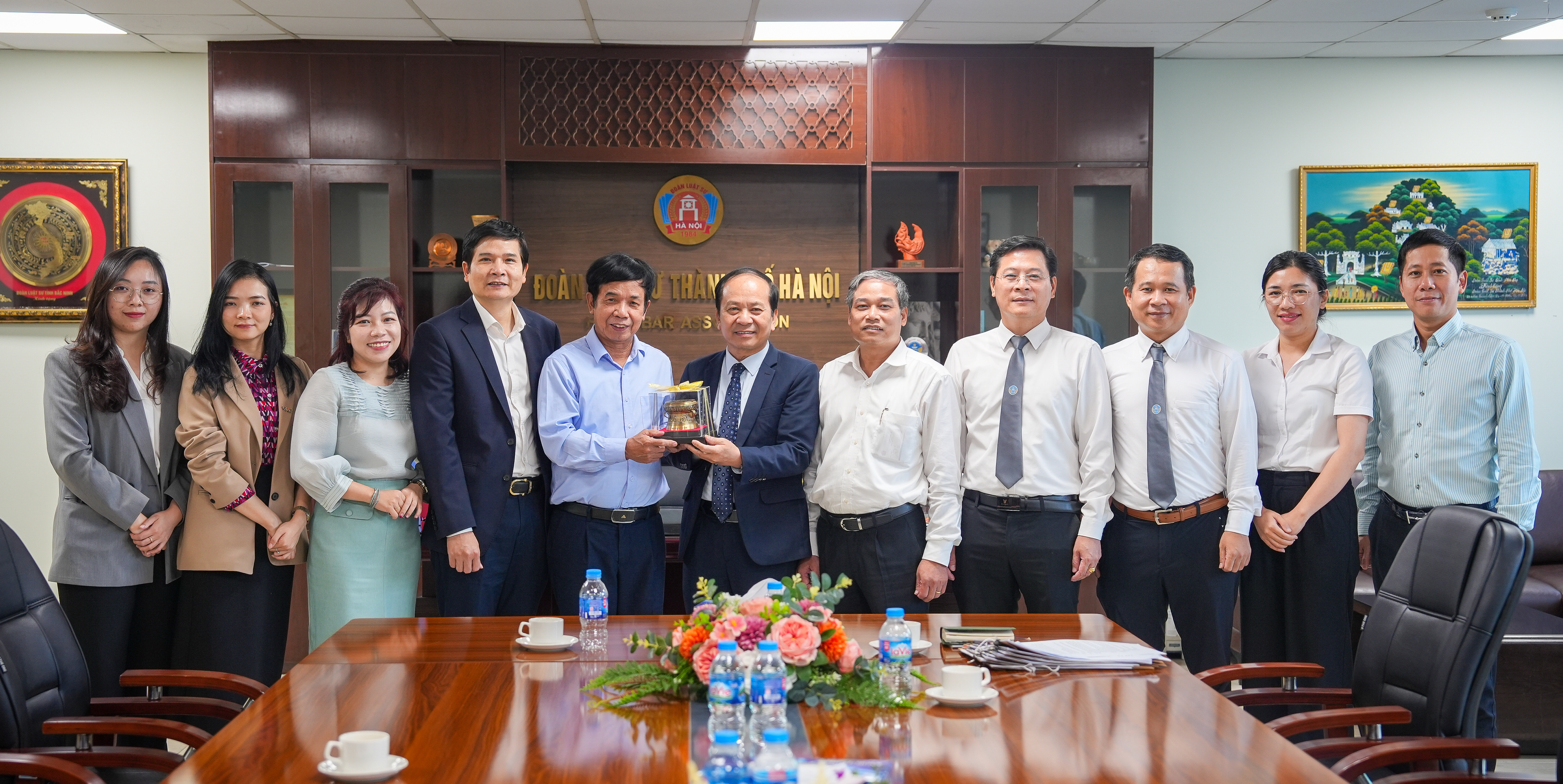VIAC has a working session with Hanoi Bar Association 